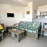 2 Avec Piscine Et Terrasse, A 50m De La - Fr-1-748-9